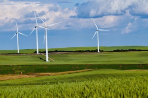 Duurzaam beleggen windmolens wolken natuur heuvel spaarvarkens.be
