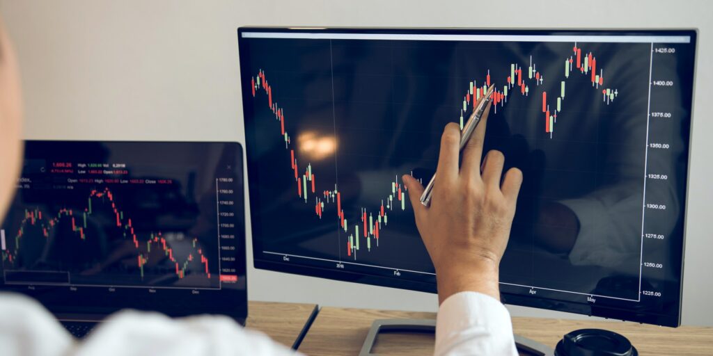 investors are pointing to laptop computer that have investment information stock markets