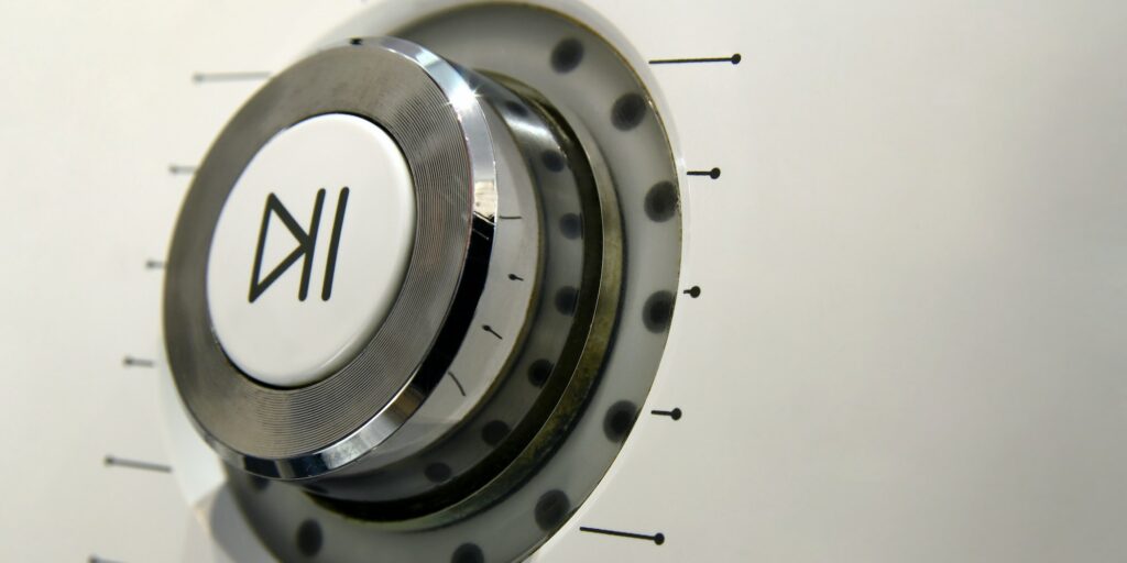 Play and pause power button macro detail.