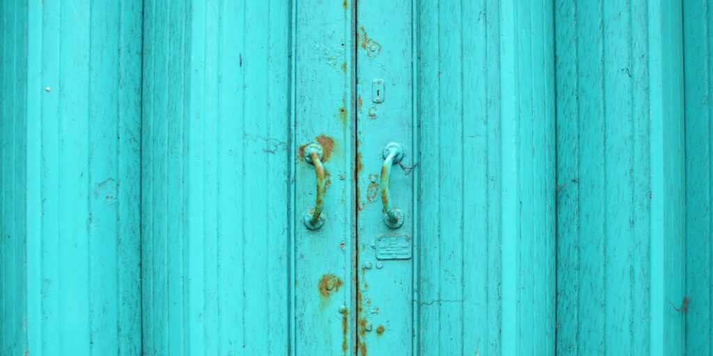 turquoise gate