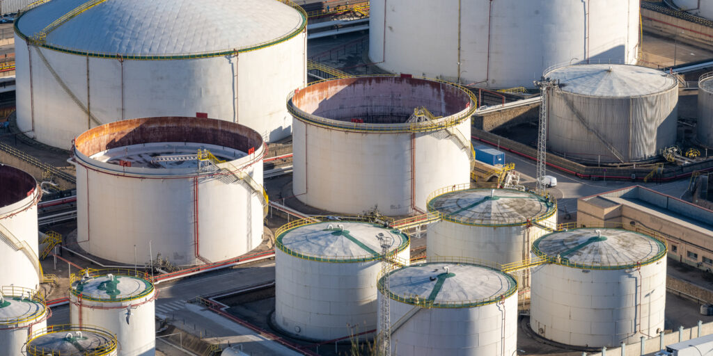 Storage tanks for crude oil