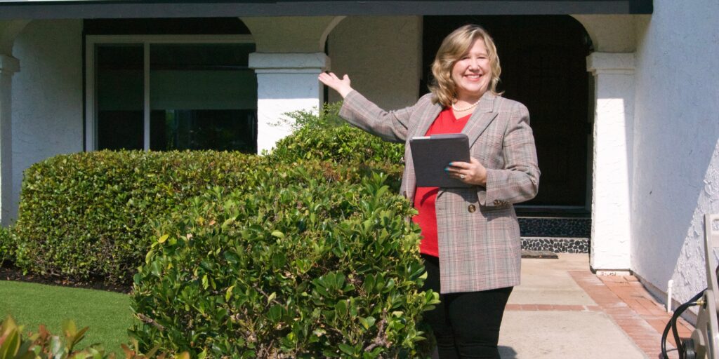 Real Estate agent just sold a house!