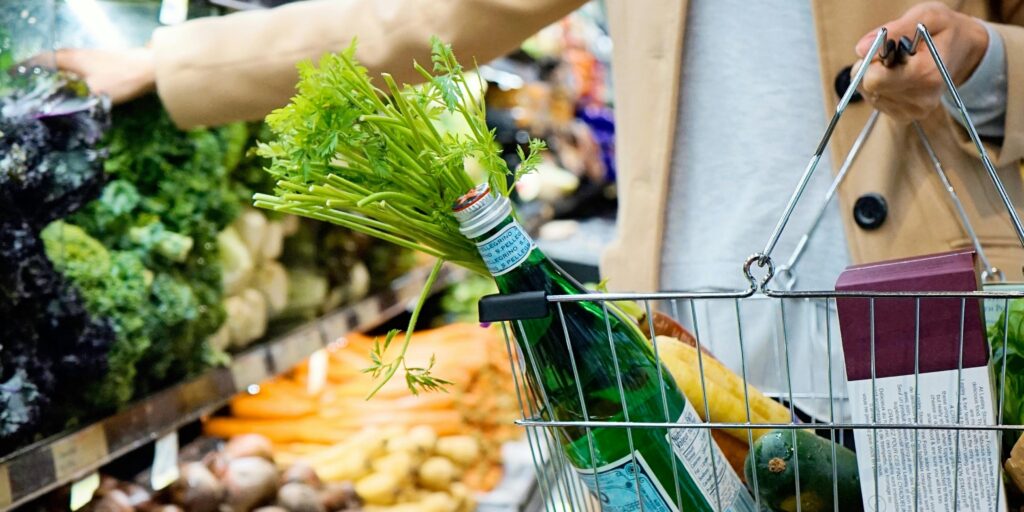 grocery shopping pexels-tara-clark