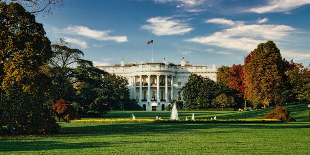 White House pexels-tomfisk