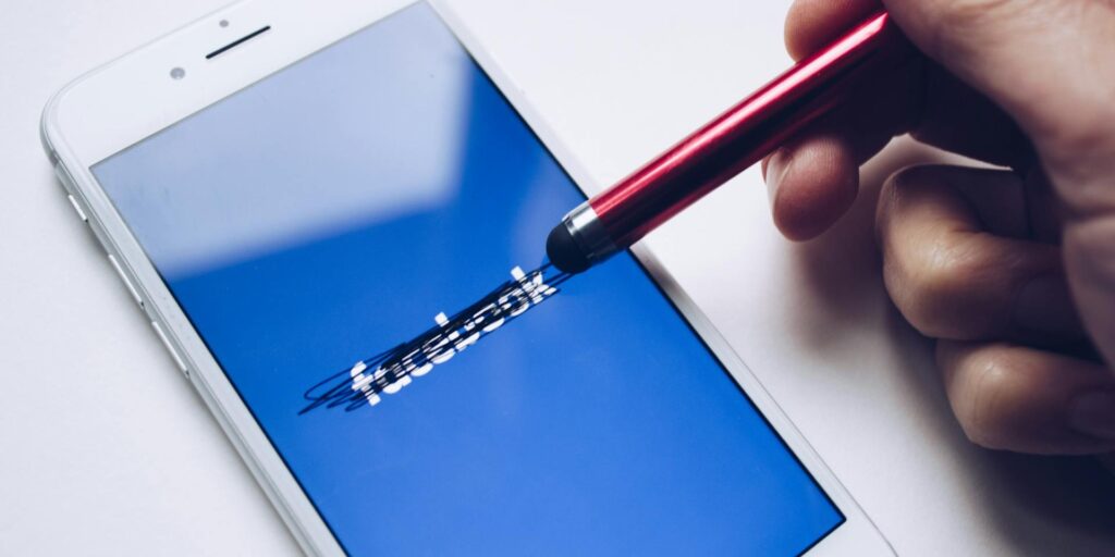 Facebook - pexels