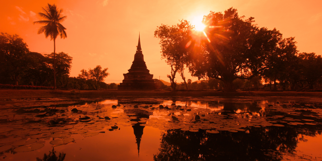 Rode zonsondergang Azië- Canva